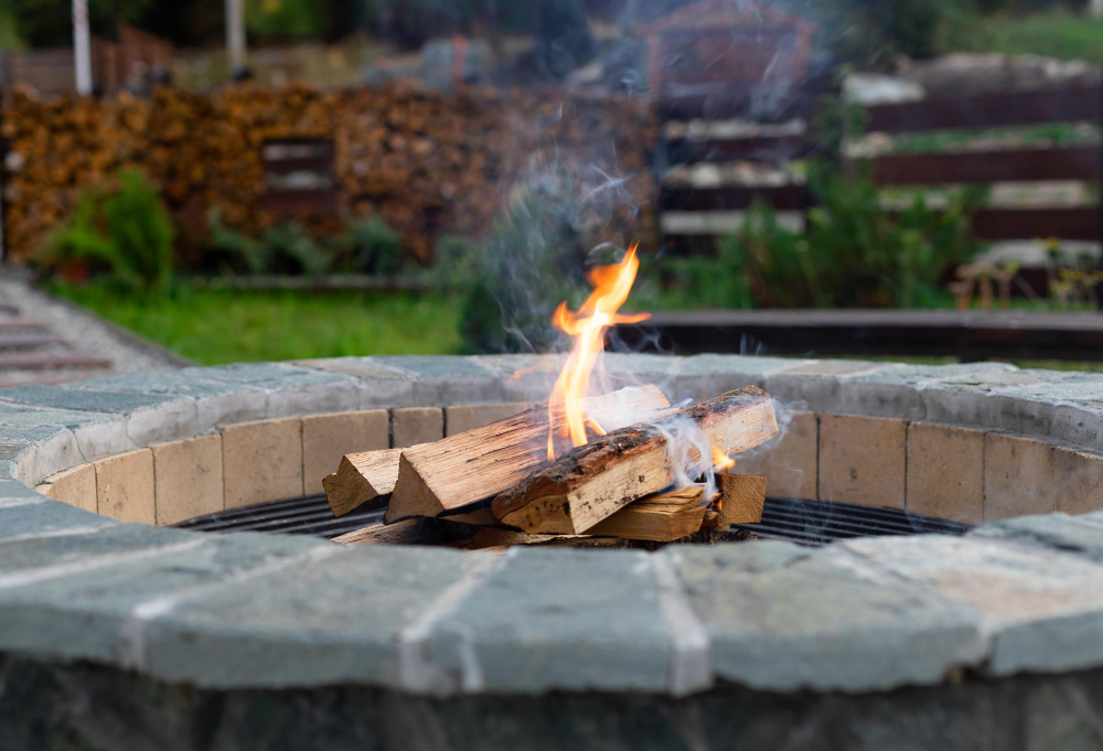 5 Reasons to Throw a Summer Party with Your Friends at Your Own Fire Pit Tonight!