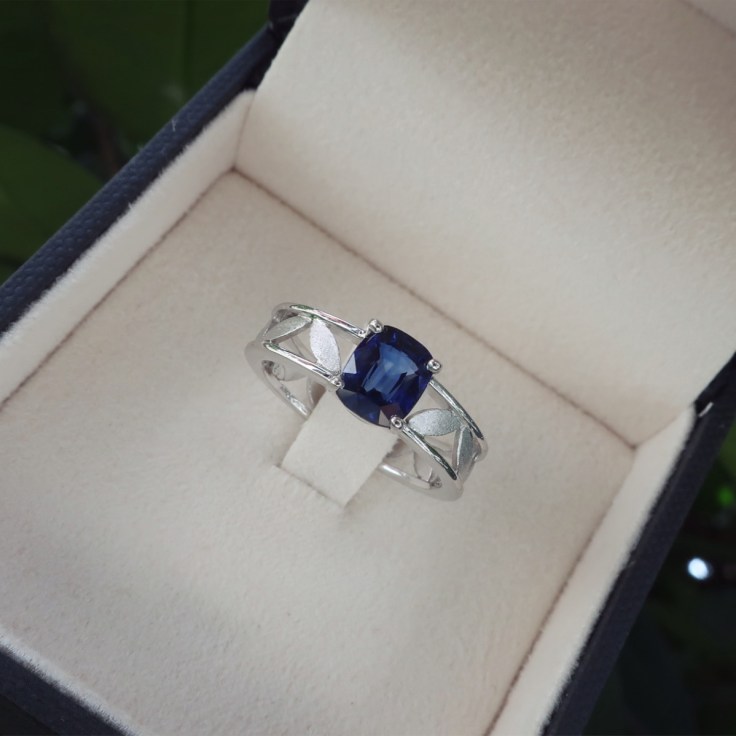 Blue Sapphire ring with leaf design