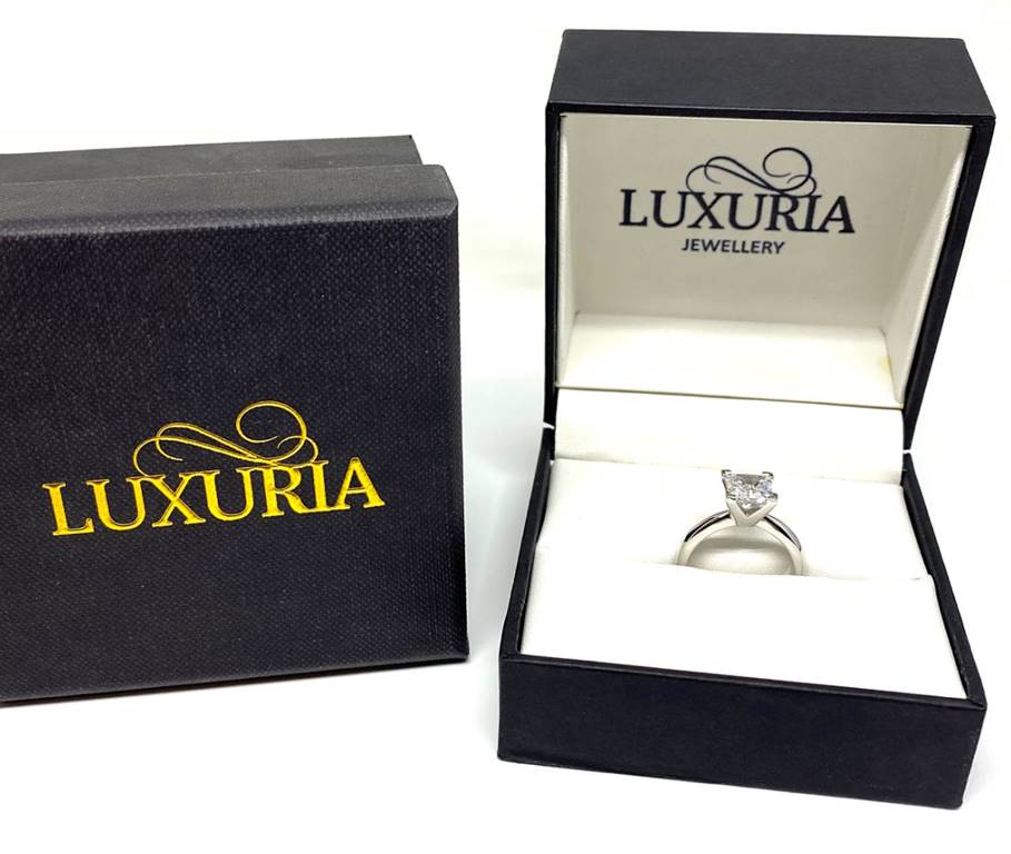 Cheap wedding rings with quality packaging LUXURIA