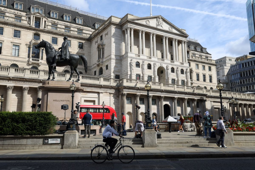 Bank of England raised its key rate to 4%, highest since 2008